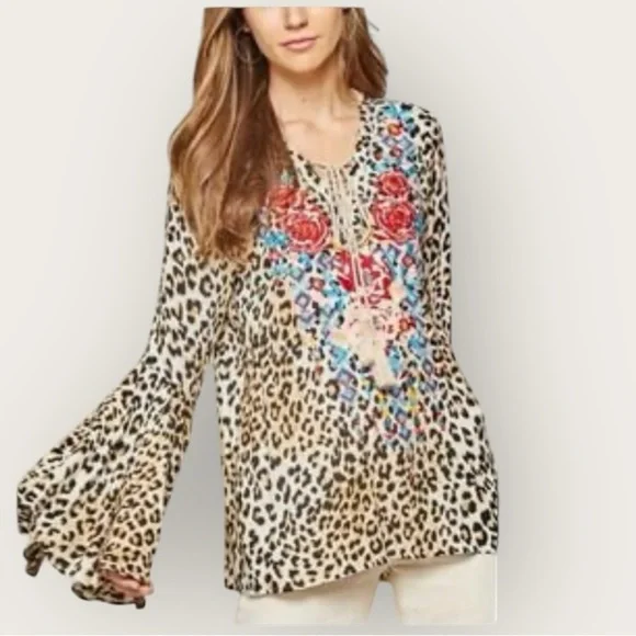 Savanna Jane Floral Embroidered Leopard Print Bell Sleeve Blouse Size Medium - Picture 3 of 15